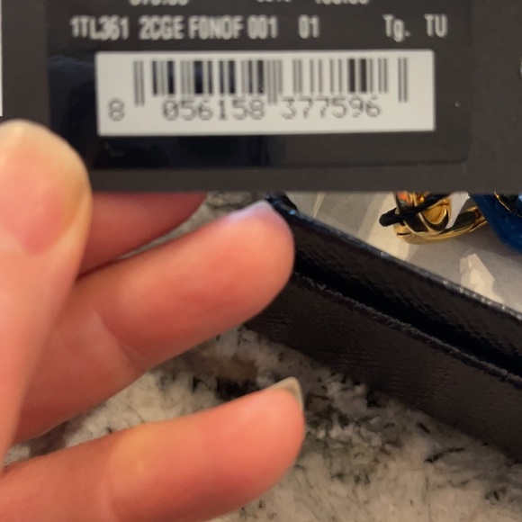 ❣️❣️SOLD❣️❣️Prada blue saffiano keychain/card case wallet - Picture 6 of 6